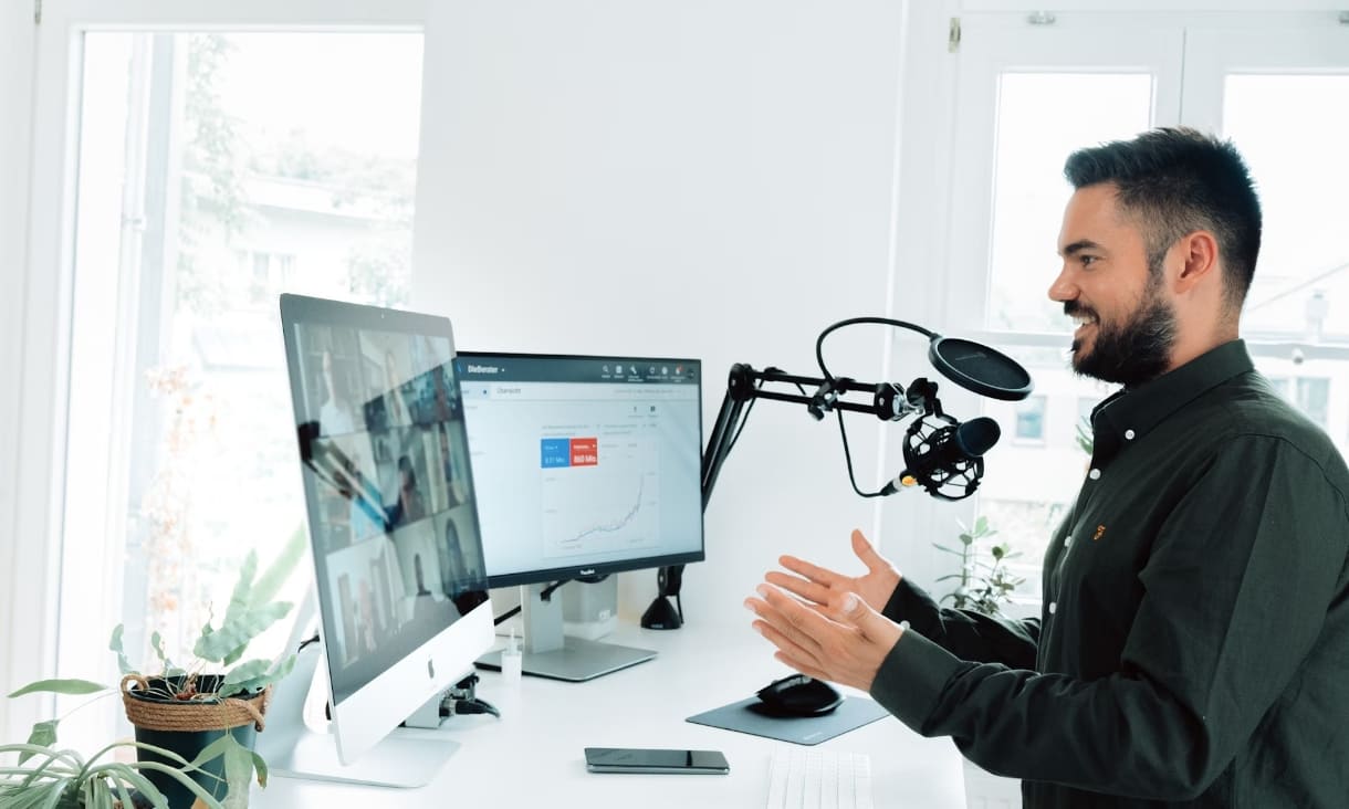Humanology (Humans + Technology) Webinar “TECH TALK”